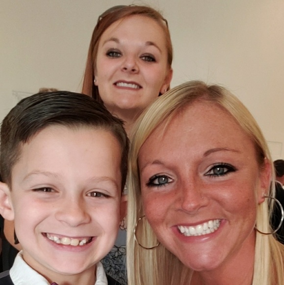 Meet your Posher, Amanda - Picture 1 of 1